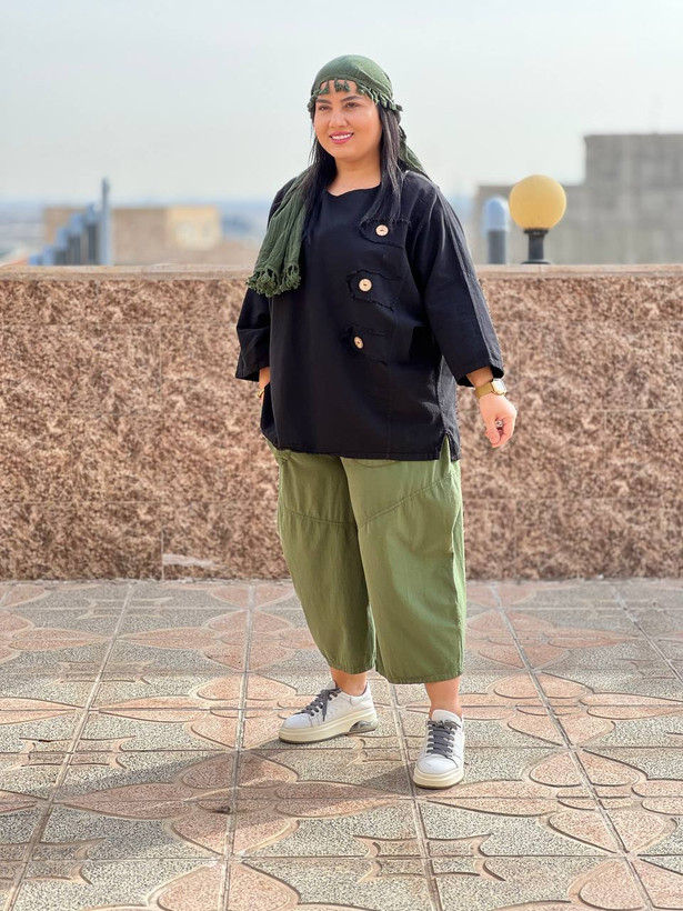 شومیز سه دکمه رنگ مشکی زنانه