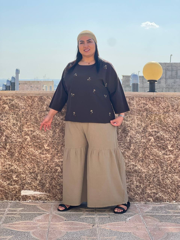 شومیز زنانه گلریز رنگ قهوهای